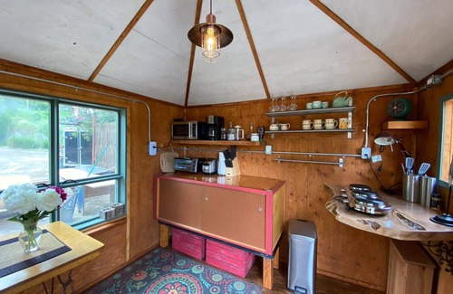 Nelson Cabin | Idyllic Cabin Retreat only 5 minutes away from Nelson