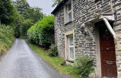 Barbican Cottage | Idyllic cottage by the River