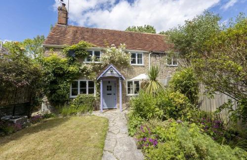 Zeals House | Idyllic Cottage in Dorset Garden & Parking