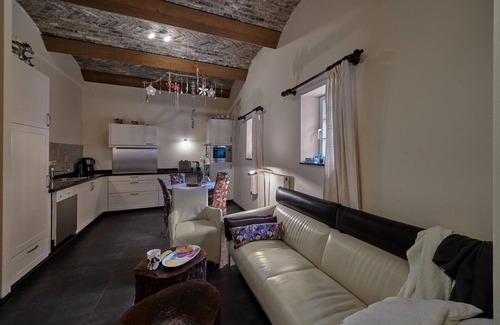 Mesch Apartment | Idyllic Family Escape in Limburg