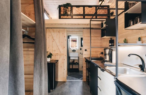 Loebau Apartment | Idyllisches Tiny House mit Sauna