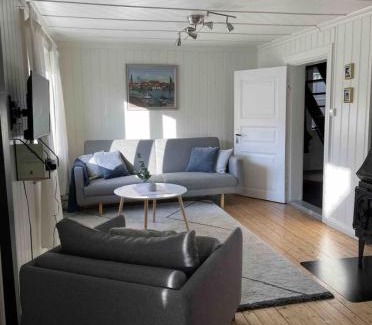Arendal Apartment | Idyllisk sørlandshus i Arendal sentrum - i vannkanten