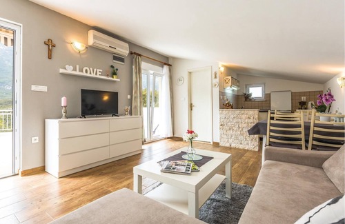 Rastovac Apartment | If you are looking for relaxation, long walks in untouched nature, as well as exploring the Biokovo