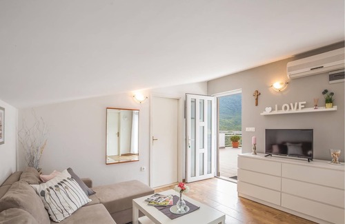 Rastovac Apartment | If you are looking for relaxation, long walks in untouched nature, as well as exploring the Biokovo