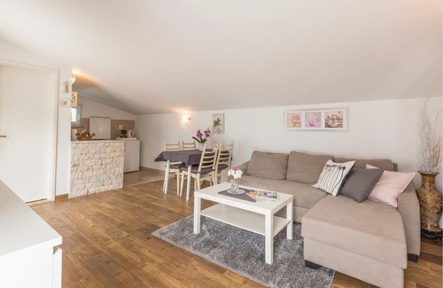 Rastovac Apartment | If you are looking for relaxation, long walks in untouched nature, as well as exploring the Biokovo