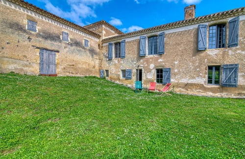 Duran House | If you dream of a vacation in historic walls, you should take a closer look at this vacation home.