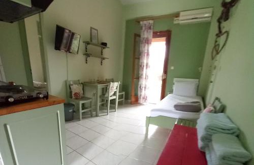 Kardamyli Apartment | Ifigenia's Rooms