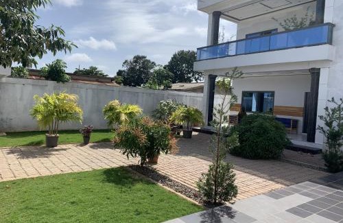 Ouidah House | ilé-ifè GUESTHOUSE OUIDAH