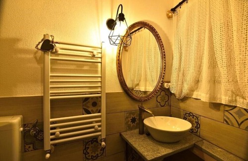 Trisobbio House | Il Borgo del Castello Large Double Room Tulip