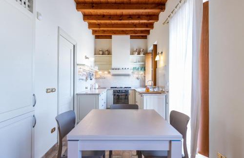 Lonato del Garda Apartment | Il Casale Lonato - by Host4U