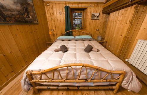 Mollia Apartment | il fiume di fianco. appartamento alta valsesia