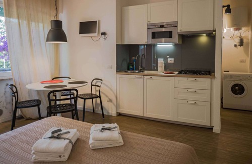 Cinque Terre Apartment | Il Giardino Di Ada Studio with AC