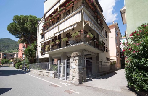 Cinque Terre Apartment | Il Giardino Di Ada Studio with AC