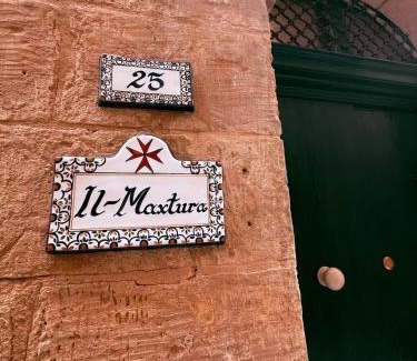 Cospicua House | Il-Maxtura - Charming 17th Century House Of Character in the Historical Three Cities