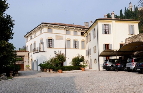 Colognola ai Colli Condo | Il Nido, Old Venetian Villa with pool, in quiet art tourist area