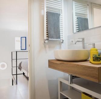 Lucca Historical Center Apartment | Il Piccolo Acero[Inside city walls,Wifi & terrace]
