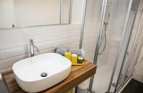 Lucca Historical Center Apartment | Il Piccolo Acero[Inside city walls,Wifi & terrace]