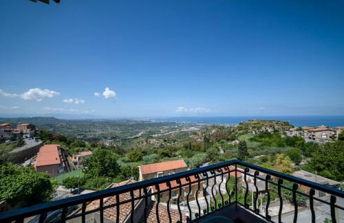 Roccavaldina Apartment | Il Rifugio del Templare