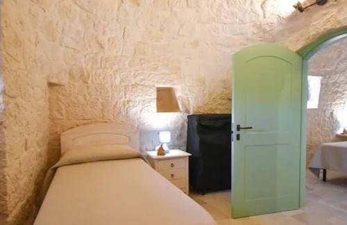 Alberobello House | Il Trullo dei mille colori