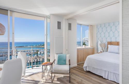 Waikiki Apartment | Ilikai Collection 12 Corner Oceanfront Condo with amazing views