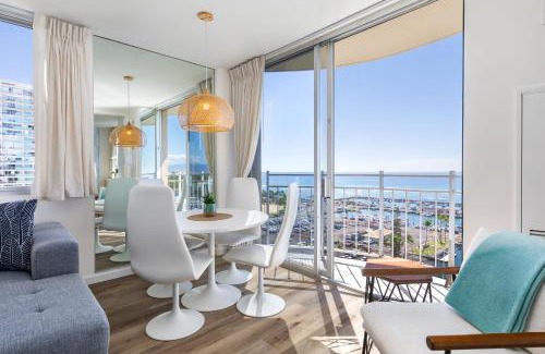 Waikiki Apartment | Ilikai Collection 12 Corner Oceanfront Condo with amazing views