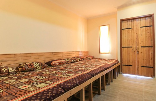 Pacet Hotel | IMK Inn by Obech