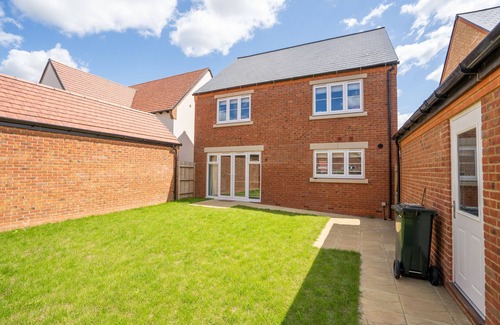 Bicester House | Immaculate 4-bed House 5mins Walk to Village Shop