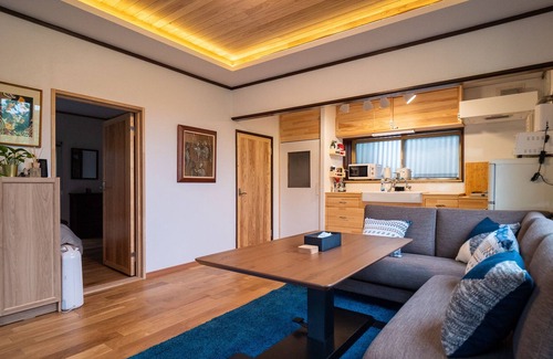 Towada House | Immaculate Private Family Cottage with Hot Spring