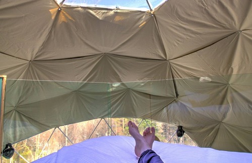 Notre-Dame-de-la-Merci Cabin | Immersive 4-season accommodation experience in a dome in a natural environment.