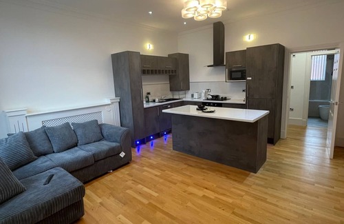 Wolverhampton Apartment | Impeccable 1 Bed Apartment in Wolverhampton