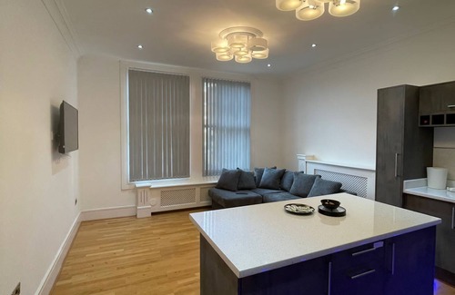 Wolverhampton Apartment | Impeccable 1 Bed Apartment in Wolverhampton