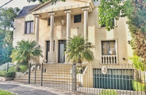 Acassuso Villa | Imponente casa estilo Paladio