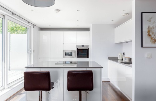 East Putney Apartment | Impressive 2 Bed Penthouse in Wandsworth