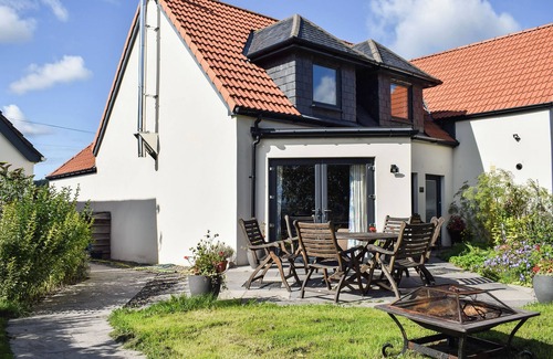 Auchtermuchty Cottage | Impressive larger house, decorated to a very high standard.