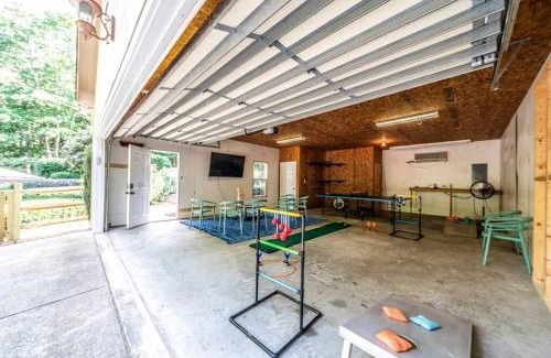 Providence Plantation House | Impressive Luxurious Rental with Pool and Game Space in NC