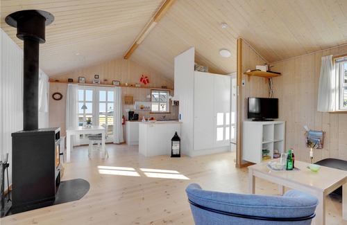 Logstor House | In Lendrup there is a nice lido on the beach, on the beach you can book tennis courts, rent a boat,