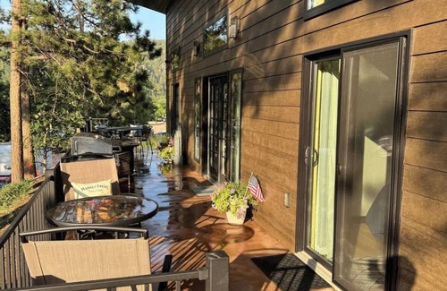 Keystone House | In the center of all the Black Hills has to offer, The Elkhorn Cabin