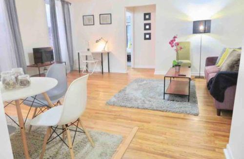 Gayborhood Apartment | In the heart of Center City - Large bi-level 3BR