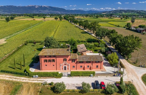 Guzman House | In the heart of Italy awaits you this spacious property with swimming pool.