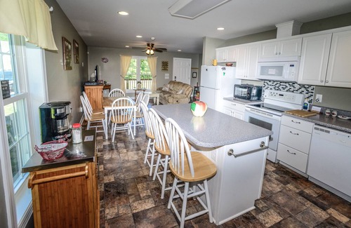 Lake Lure Cottage | In The Heart of the Blue Ridge Mts. IVYANN'S COZY COTTAGE Asheville Lake Lure