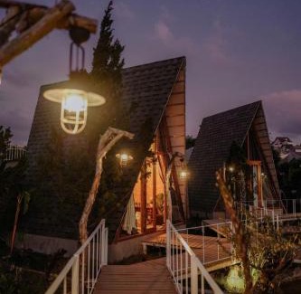 Phuong House | In The Pines Homestay & Coffee