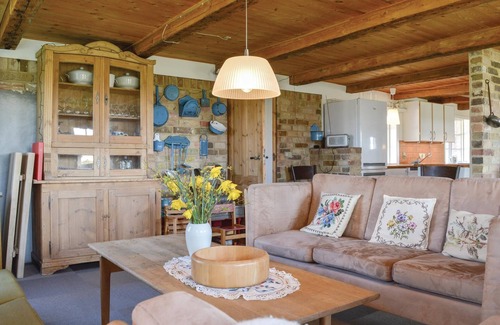 Tim House | In this thatched cottage you can really relax and enjoy nature.
