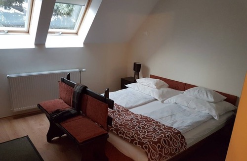 Heviz Condo | In Ungarn, Bad Hévíz, Fam. Ferienwohnung mit Garten, Außenpool, Sauna, Whirlpool