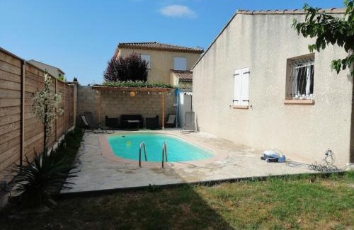 Saint-Etienne-du-Gres Villa | Inadad