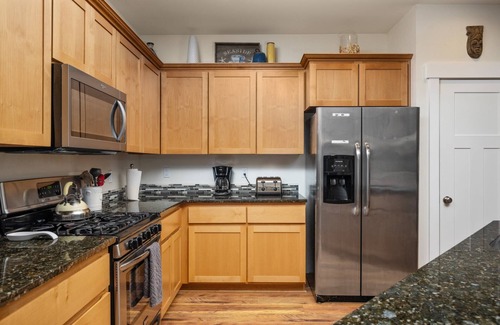 Warrenton House | Incredible New Construction Single Level Lakeview Home, New Everything, Ping Pong, Fire-Pit, BBQ