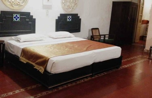 Kumbakonam Hotel | INDeco Hotels Swamimalai, Kumbakonam