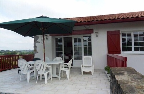 Lantabat House | Independent 3 * gîte in the Basque Country between sea and mountains