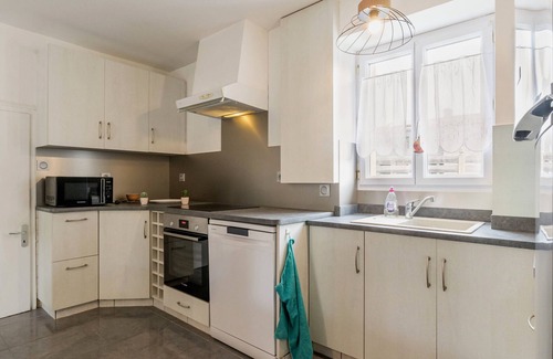 Villeneuve-en-Retz Cottage | Independent Cottage with Garden and Wifi, 12 km from Beaches