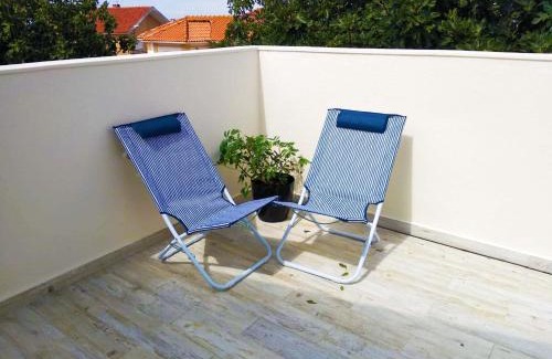 Cascais Apartment | Independent house near Estoril with terrace