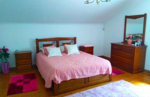 Cascais Apartment | Independent house near Estoril with terrace